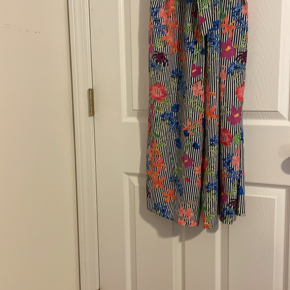 Spense striking striped & floral jumpsuit! Tie at waist. Falls mid calf. Size M. - Picture 3 of 13